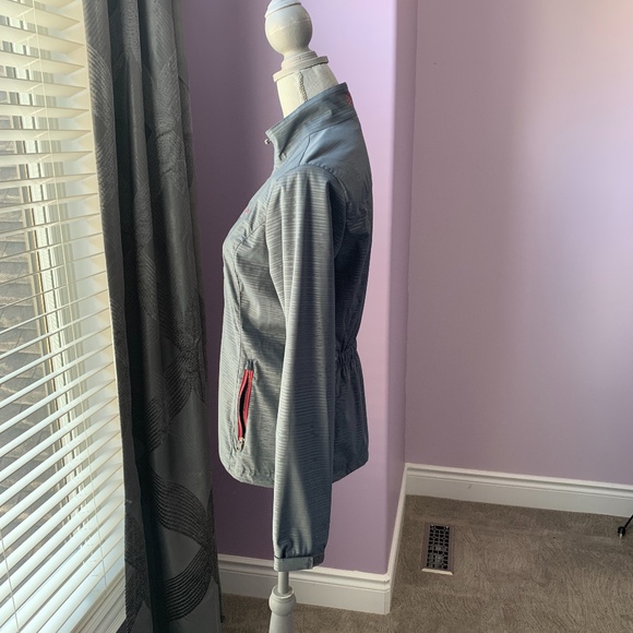 Puma Windbreaker - Picture 2 of 16